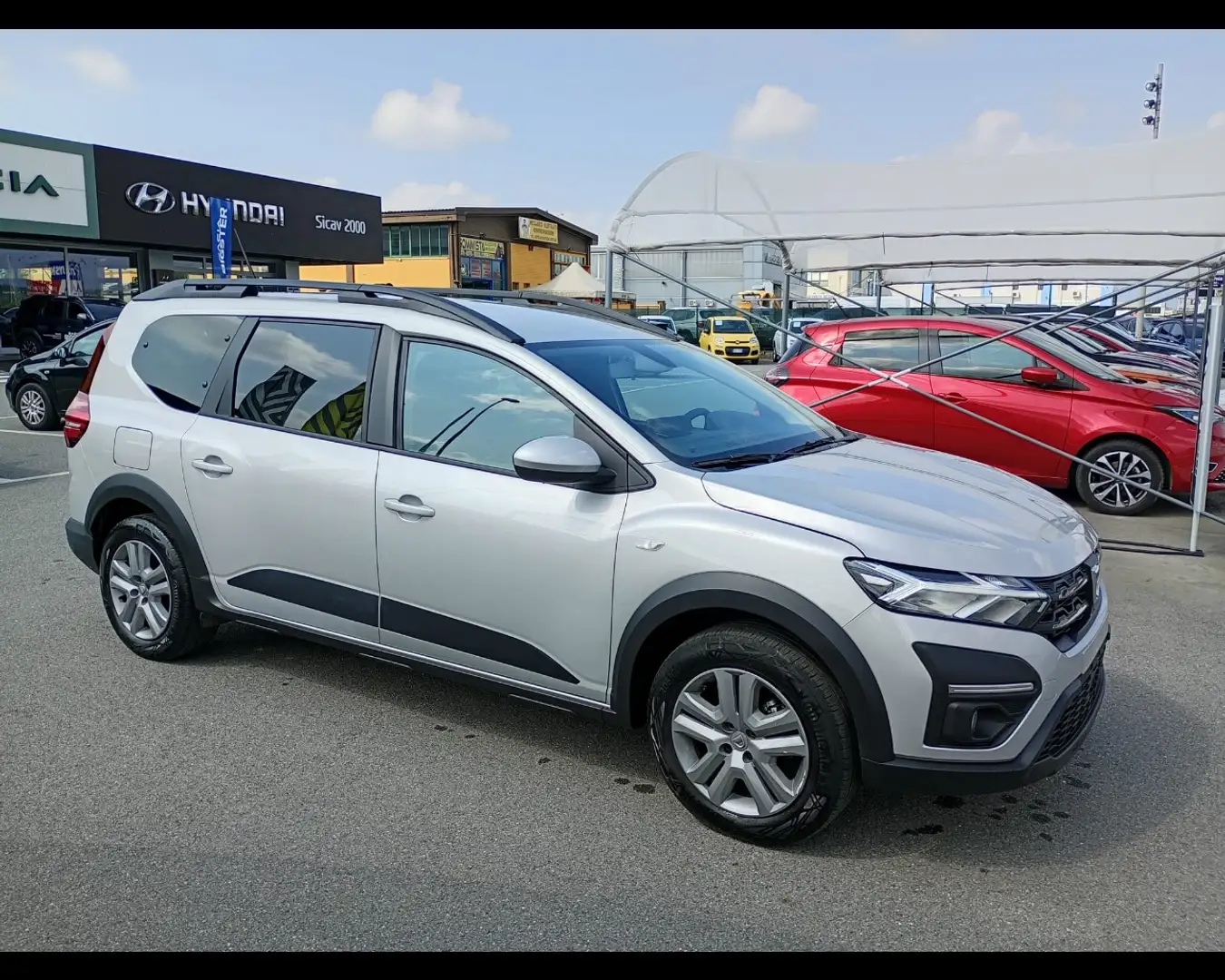 Dacia Jogger 1.0 TCE COMFORT GPL 100CV 7P.TI Grijs - 1