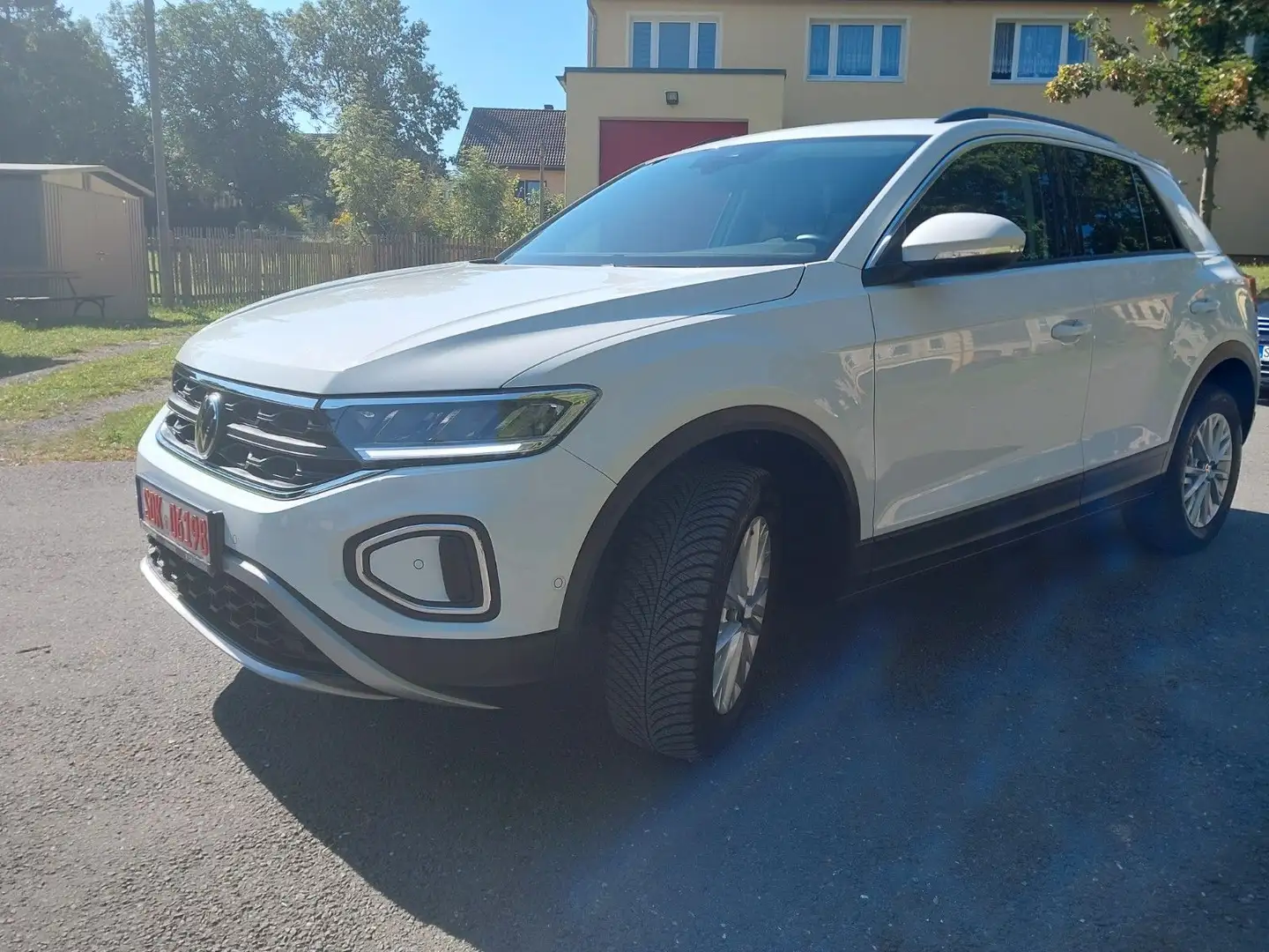 Volkswagen T-Roc Life LED Navi SHZ Preisreduziert ! Weiß - 2