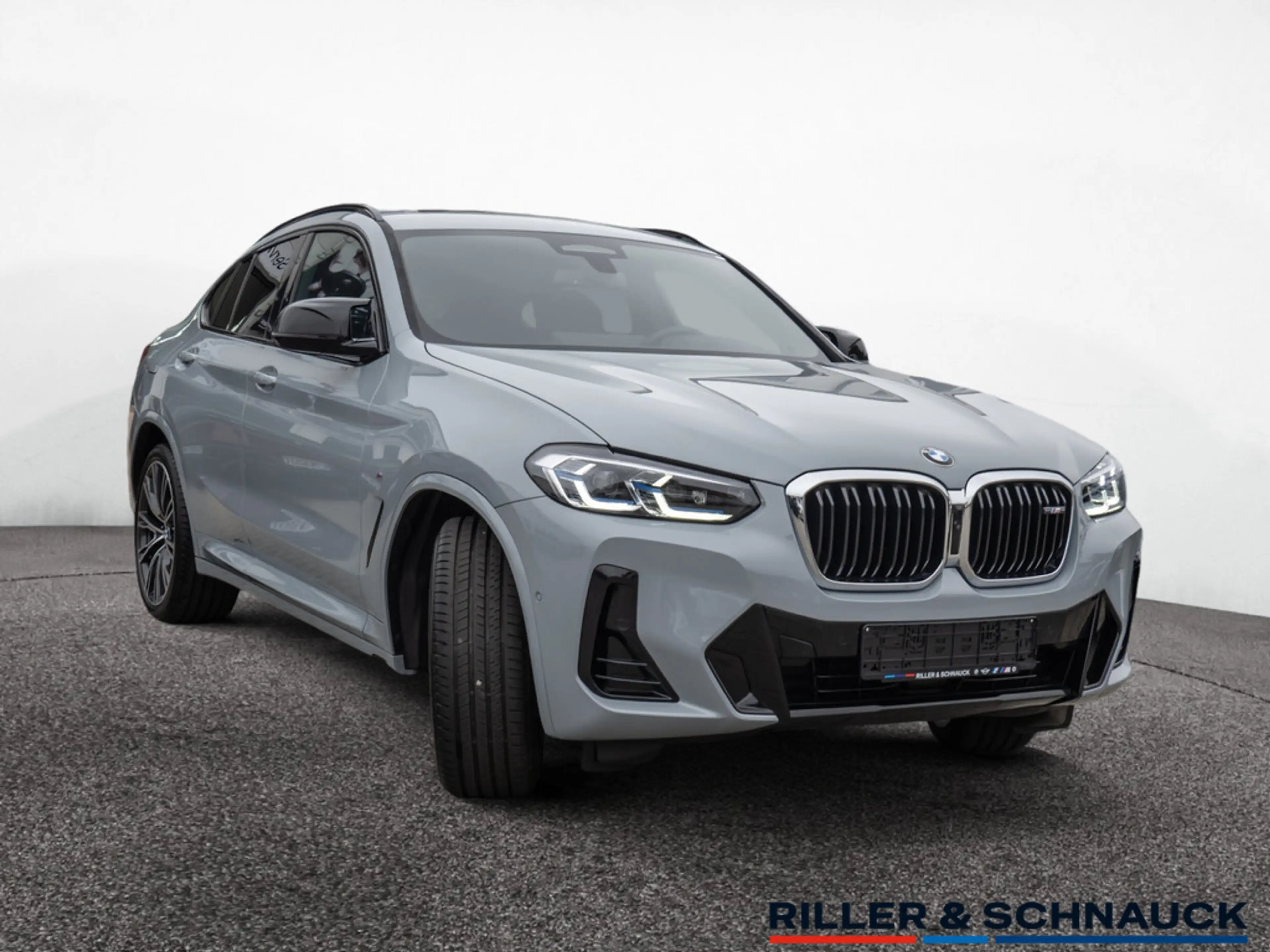 BMW X4 M 40d HUD STANDHZ PANO LASER 360° MEMORY — photo 3