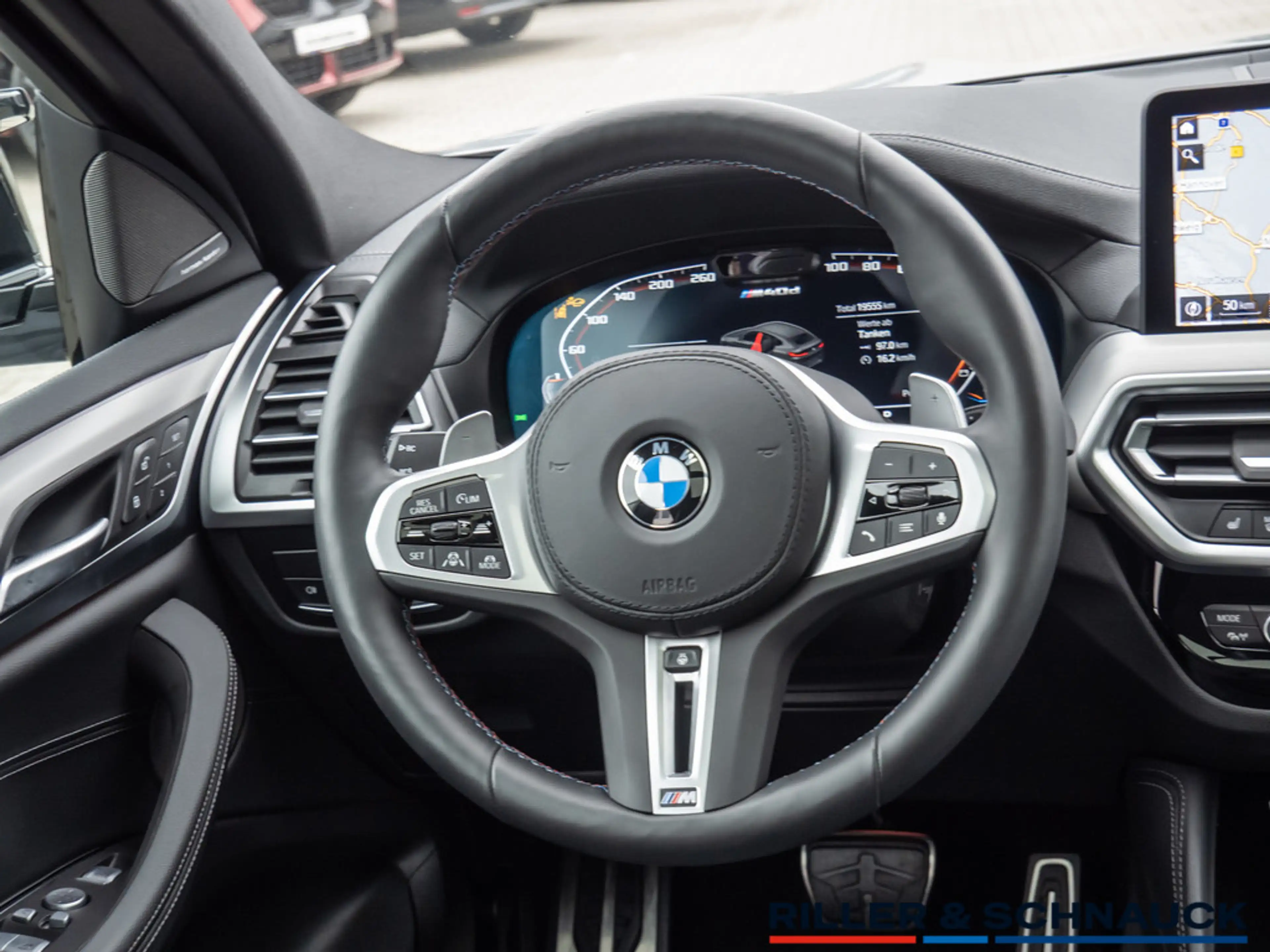 BMW X4 M 40d HUD STANDHZ PANO LASER 360° MEMORY — photo 11