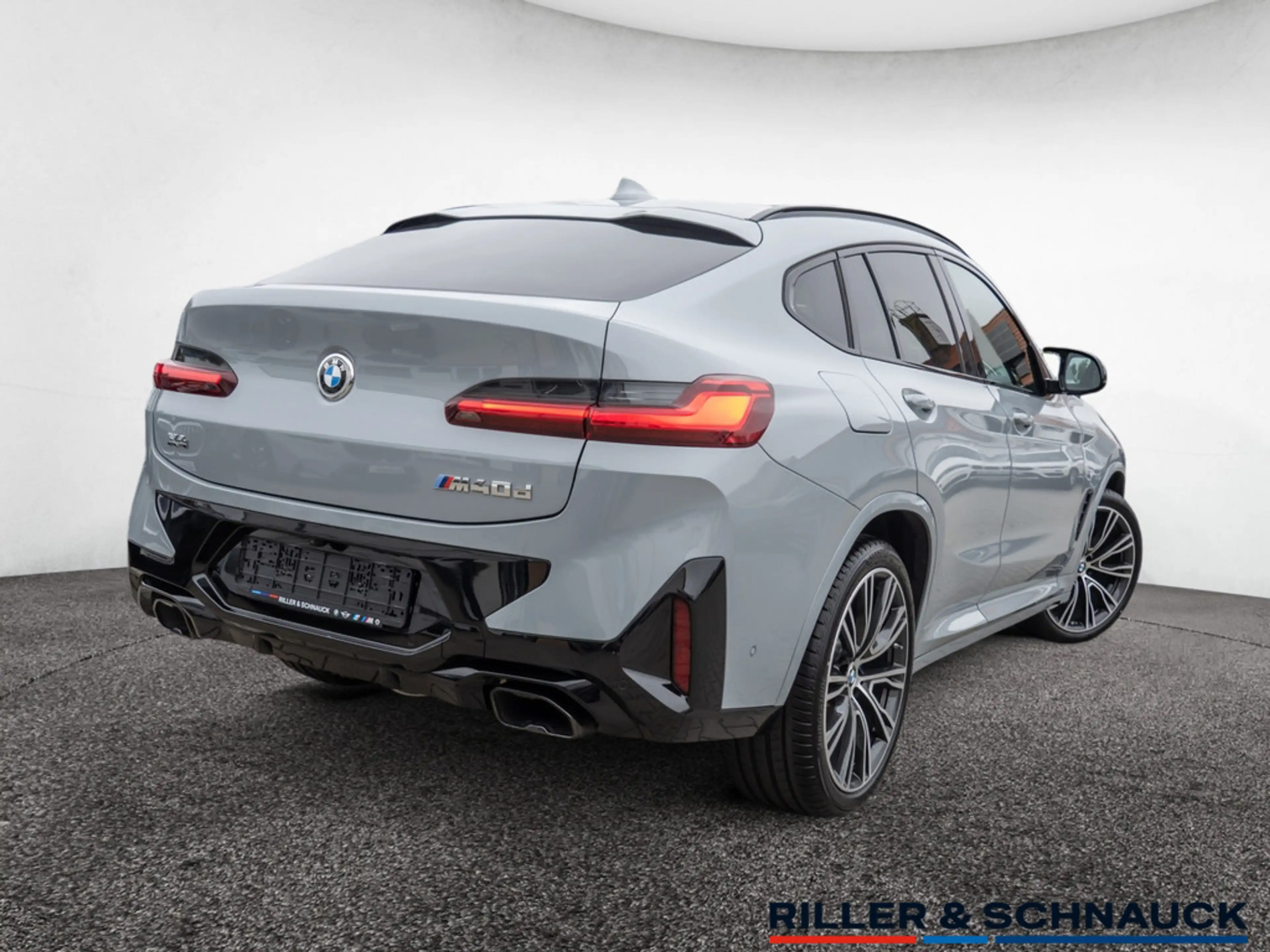BMW X4 M 40d HUD STANDHZ PANO LASER 360° MEMORY — photo 4
