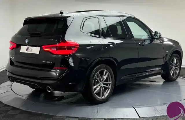 BMW X3 view 5