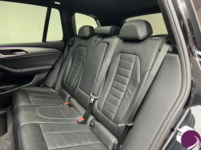 BMW X3 view 9