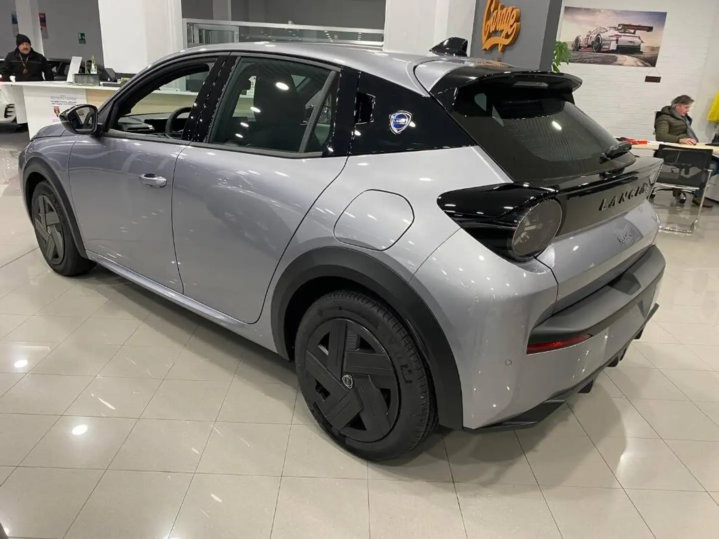 Lancia Ypsilon 1.2 mhev e-dct Grigio - 2