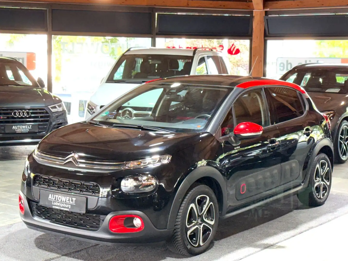 Citroen C3 Shine Pack 1.2 e-THP MEGA AUSSTATTUNG Schwarz - 1
