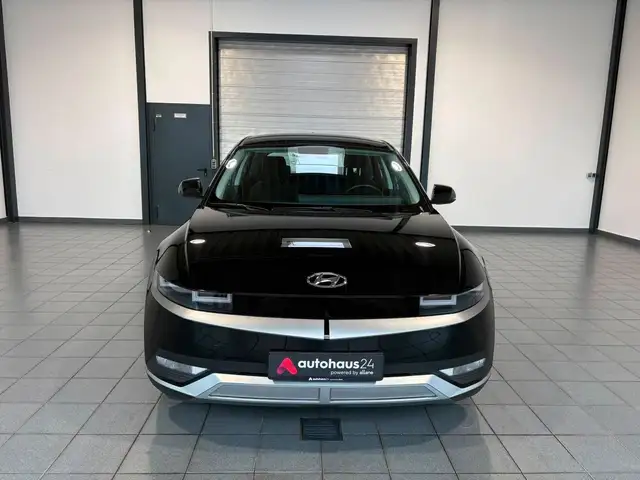 Hyundai Ioniq 5 view 2