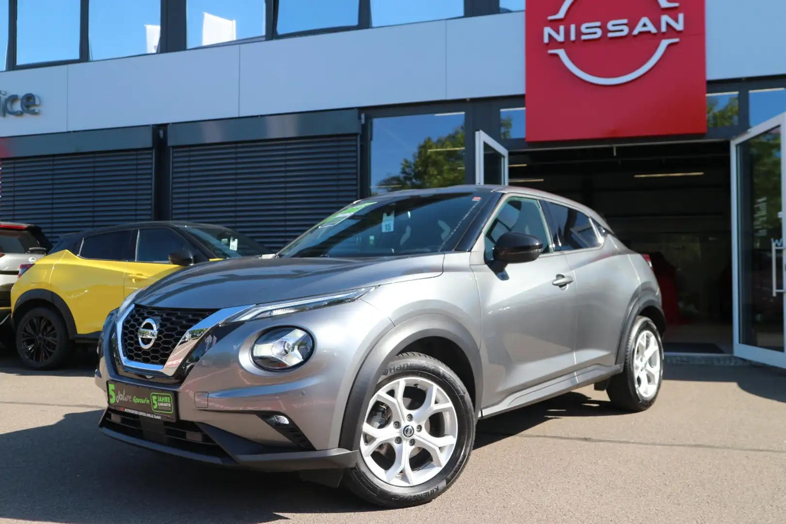 Nissan Juke 1.0 DIG-T N-Connecta Navi AAC SHZ 360°Kamera Grau - 2