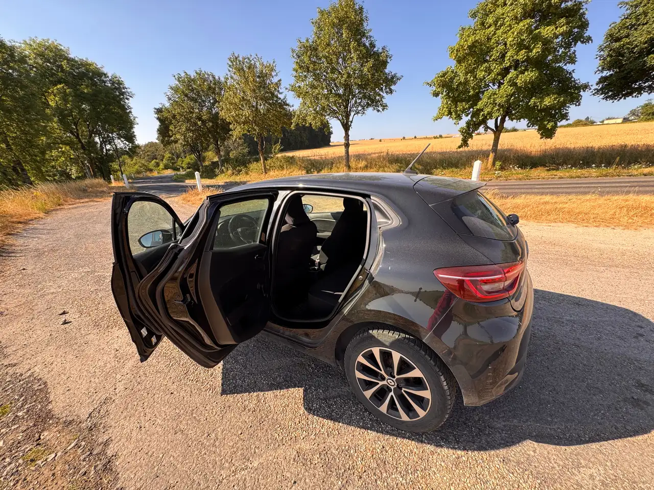 Renault Clio Citadine 3 portes — photo 3