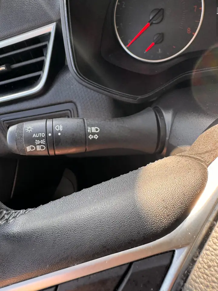 Renault Clio Citadine 3 portes — photo 15