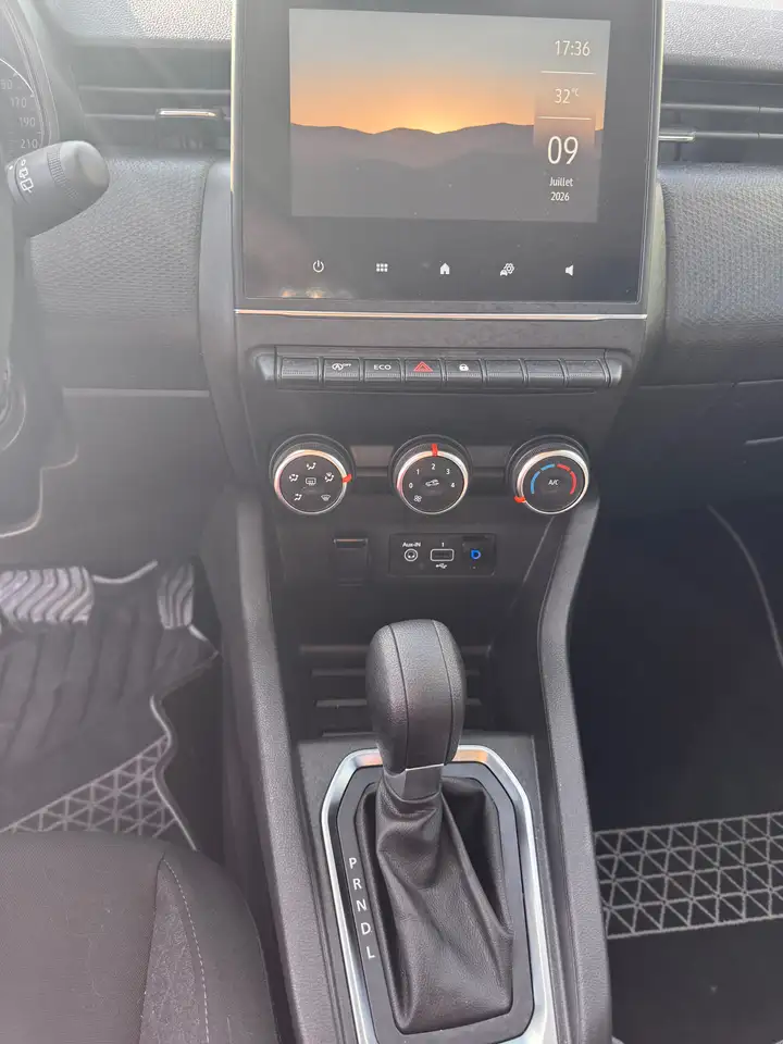 Renault Clio Citadine 3 portes — photo 18
