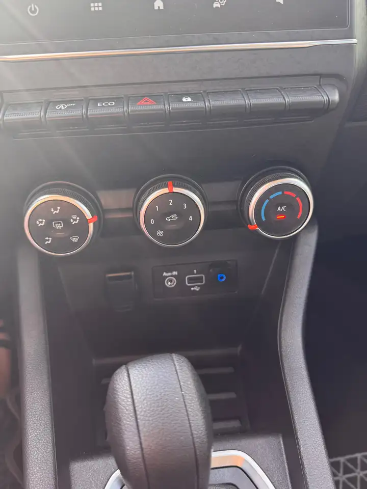 Renault Clio Citadine 3 portes — photo 12