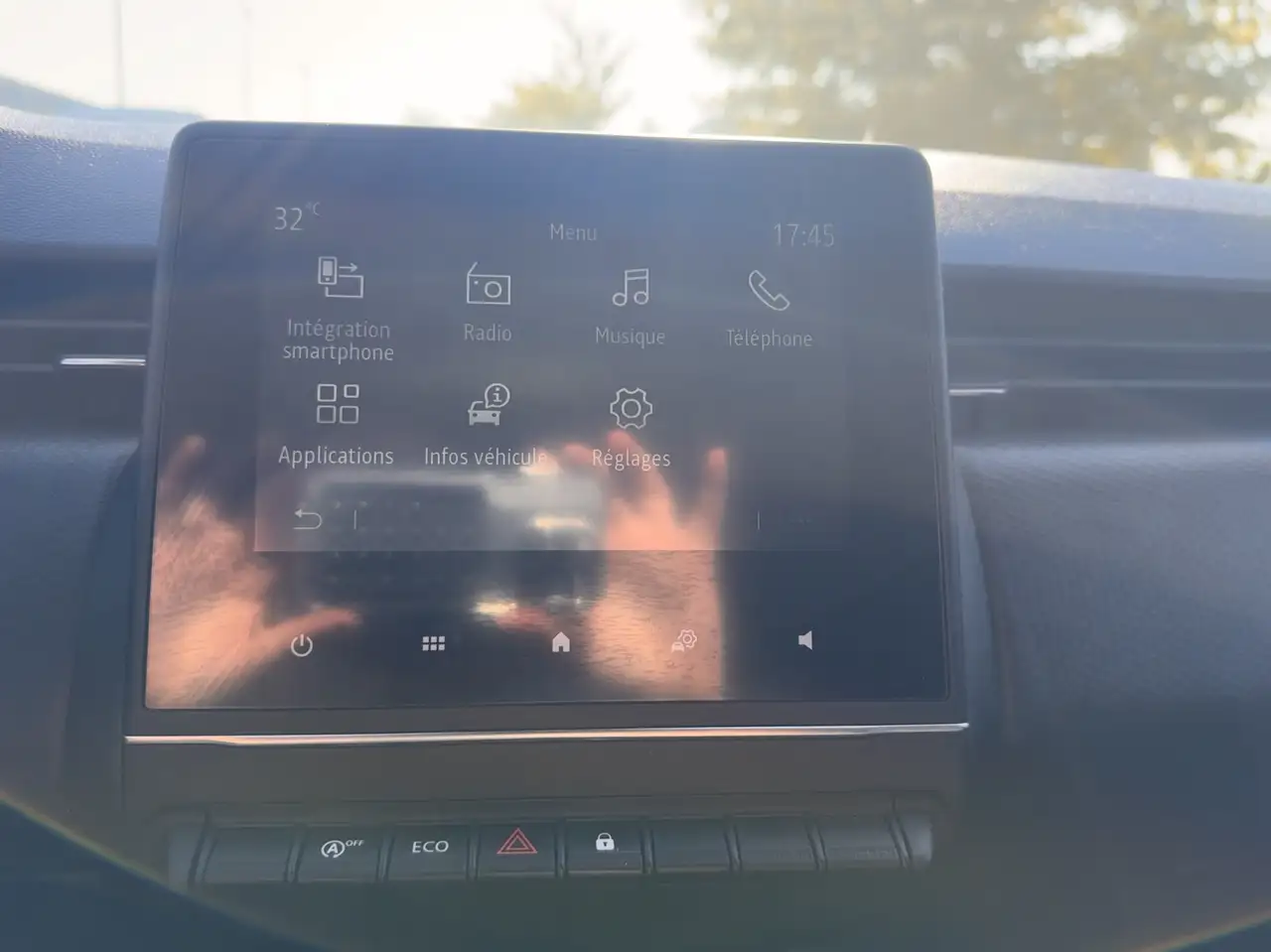 Renault Clio Citadine 3 portes — photo 26