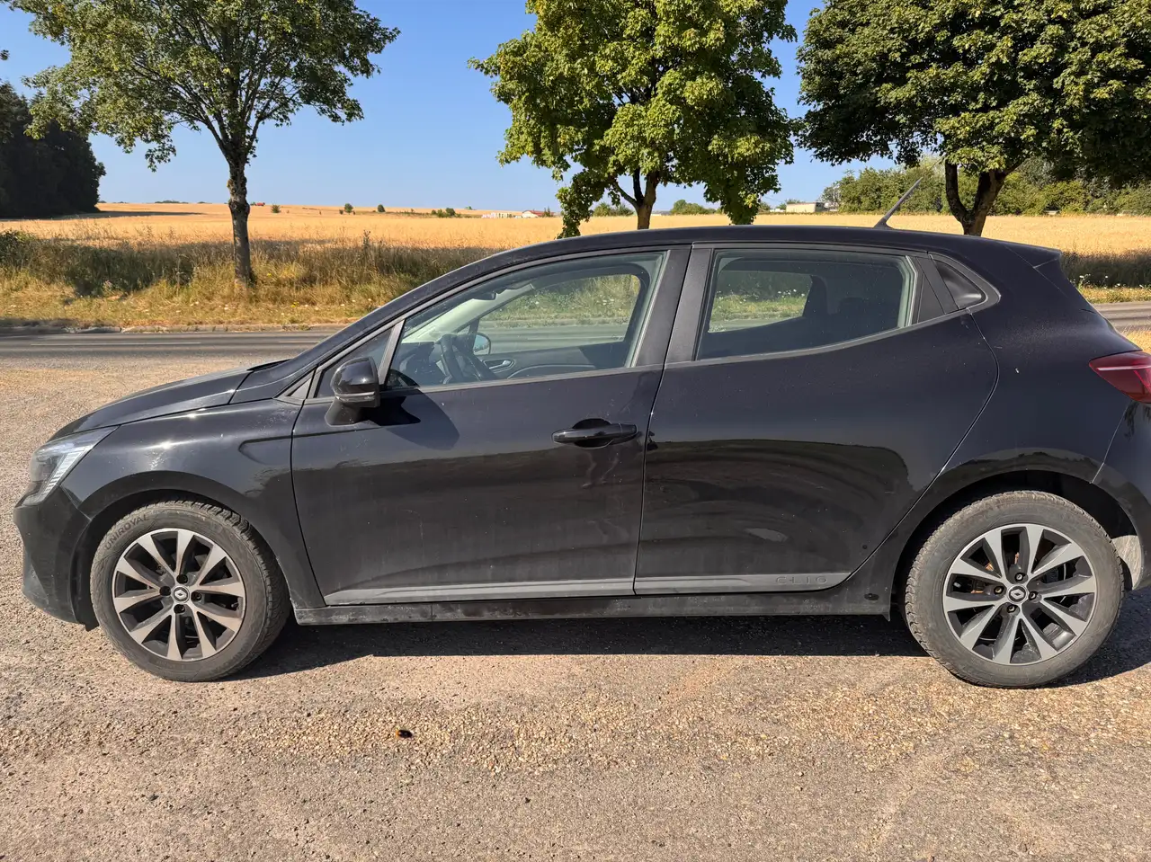 Renault Clio Citadine 3 portes — photo 4