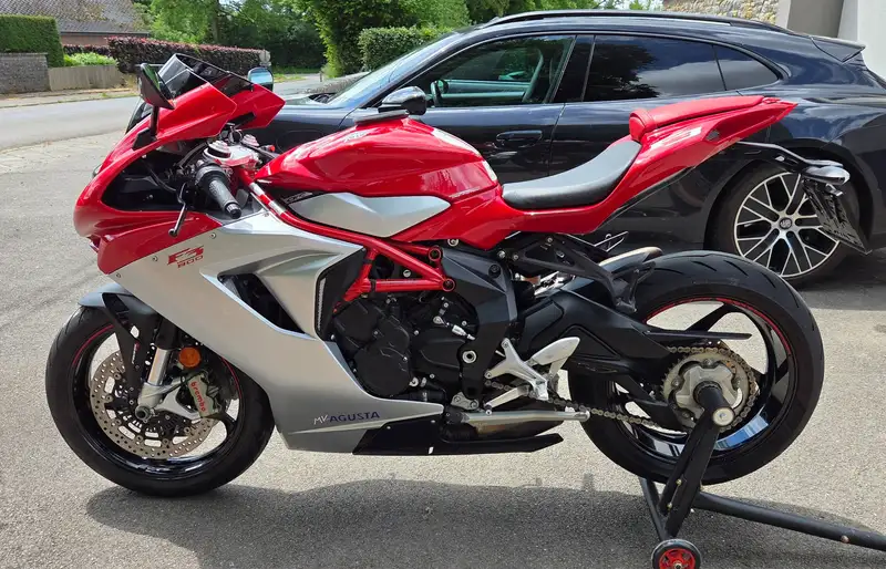 MV Agusta F3 - foto 4