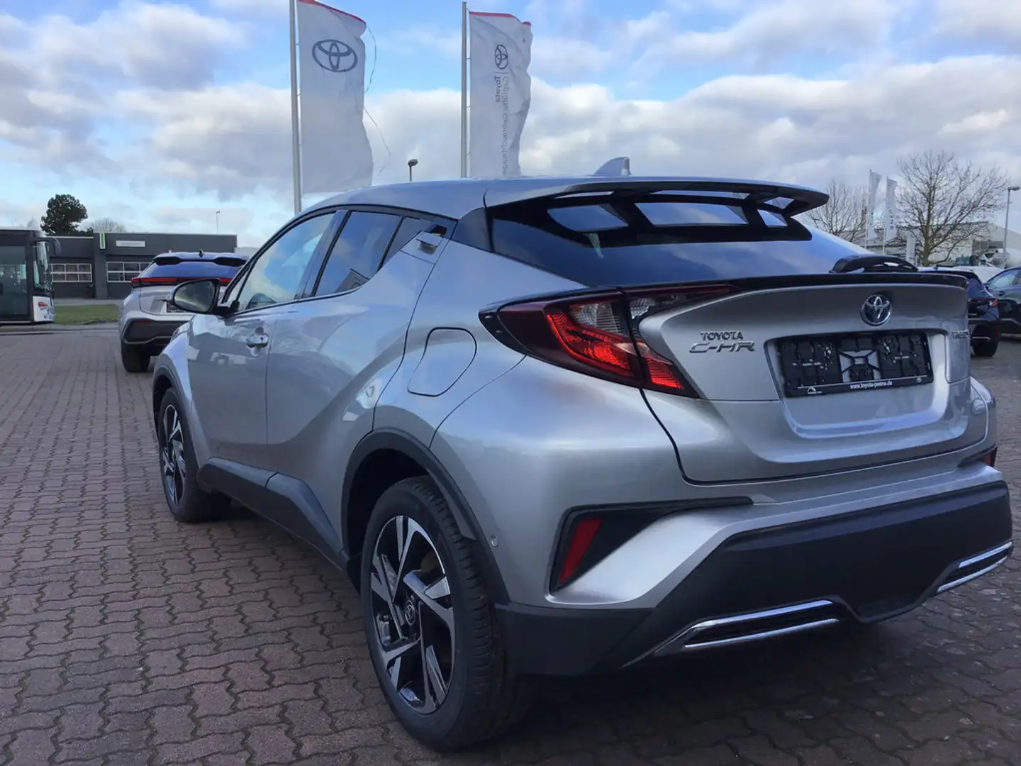 Toyota C-HR 2.0 Hybrid Team D NAVI ACC FACEL. LED Argent - 2