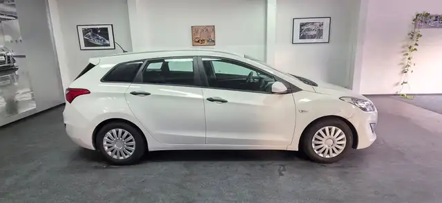 Hyundai i30 1,4 CW  Klima  TÜV 02/2026