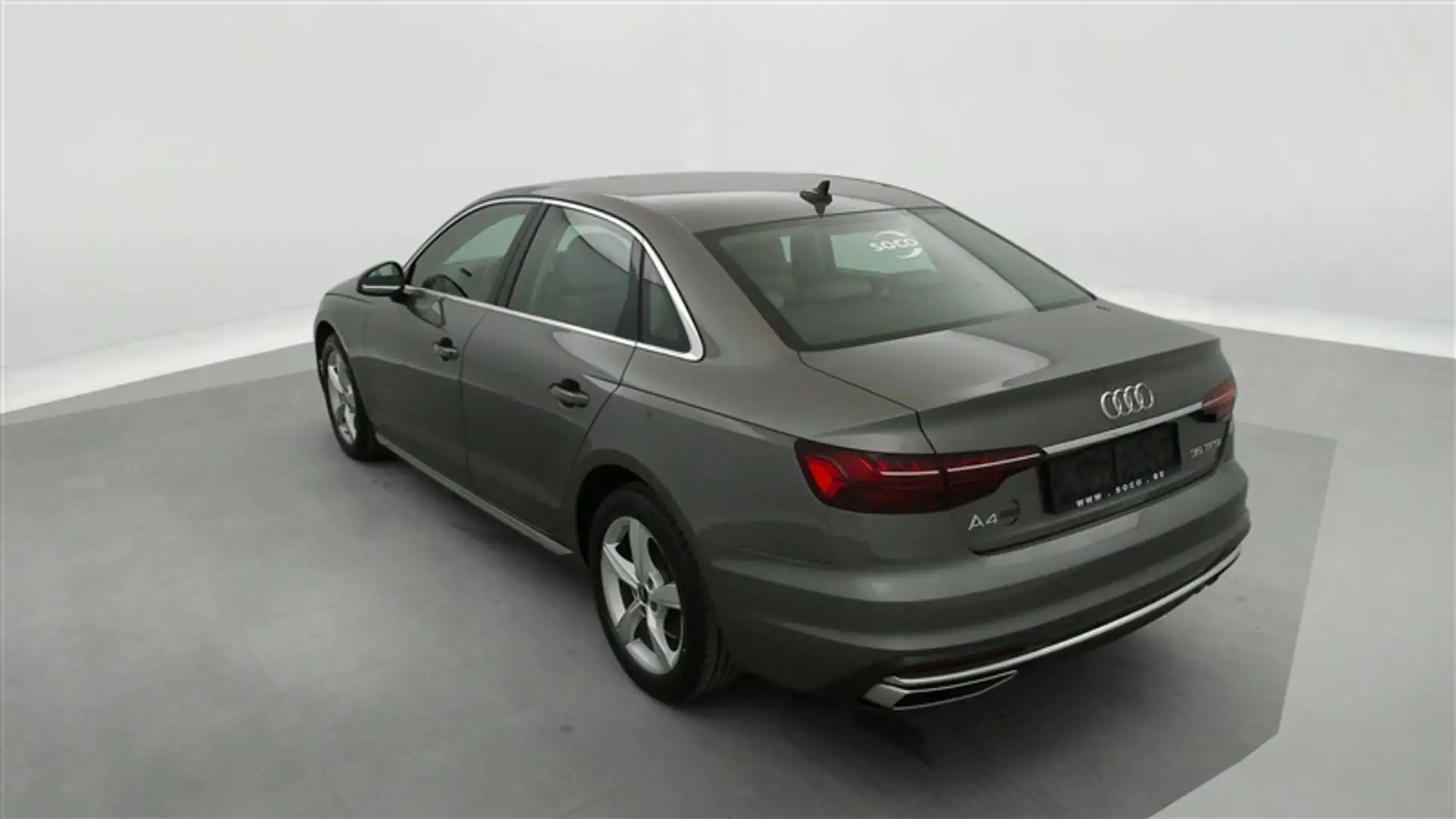 Audi A4 35 TFSI S tronic Cuir / CarPlay / sièges chauf. / ... Argent - 2