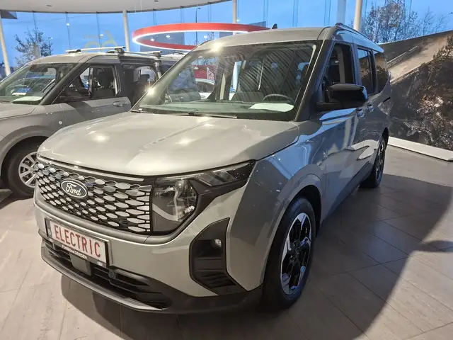 Ford Tourneo BEV 43 kWh Titanium