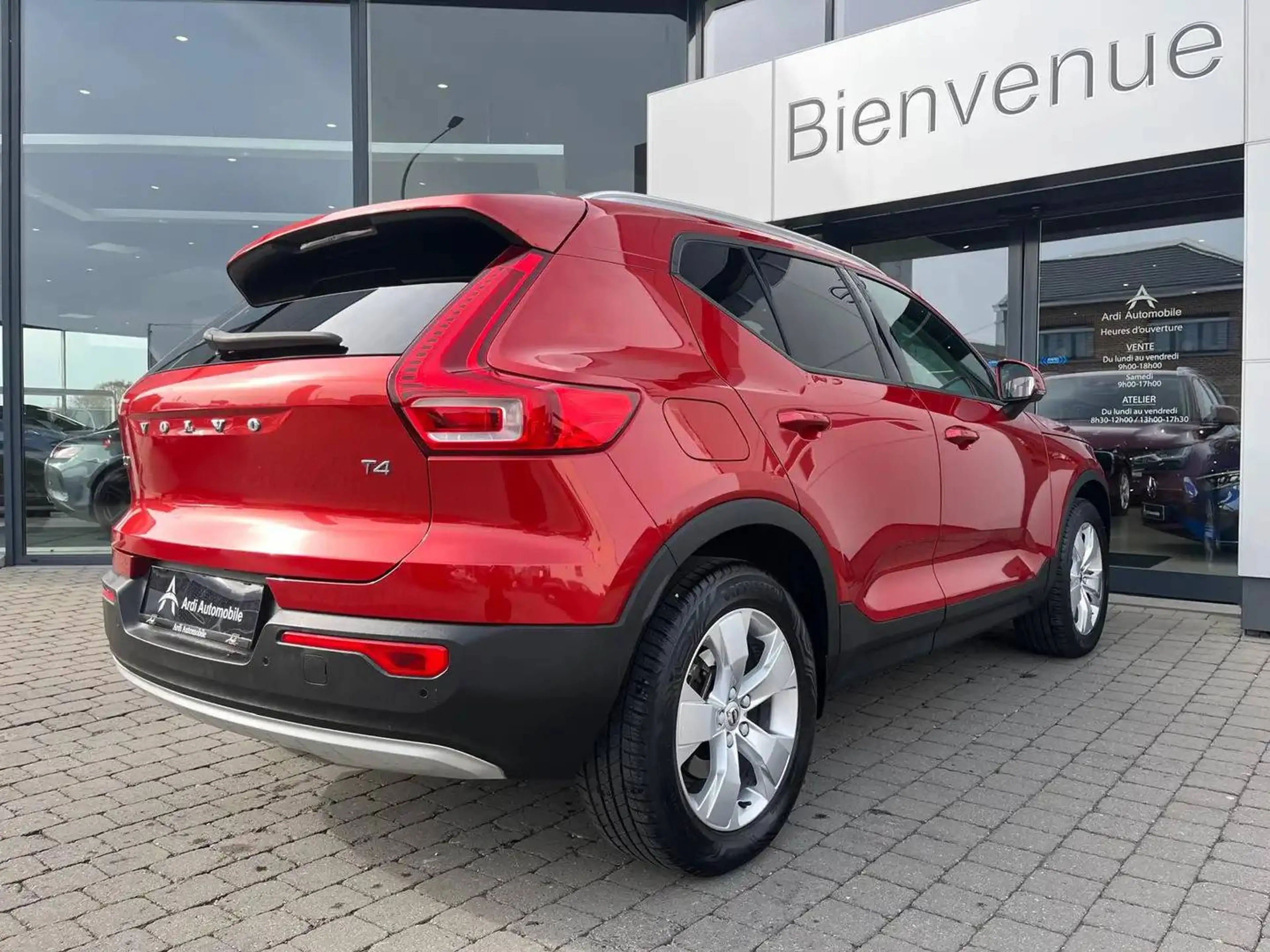 Volvo XC40 2.0 T4 AWD *GARANTIE*1ER PROPRIETAIRE*CAMERA* — photo 4