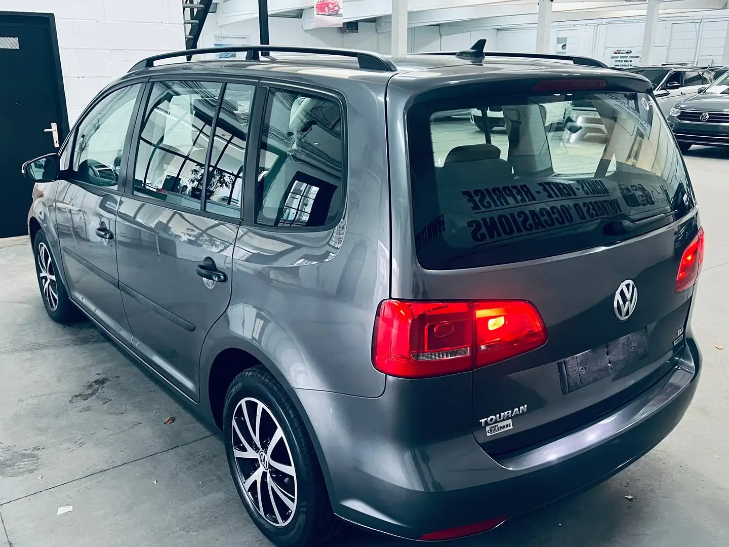 Volkswagen Touran 1.6 TDi Trendline 7PL GPS+CRUISE+CARNET+CARPASS Gris - 2