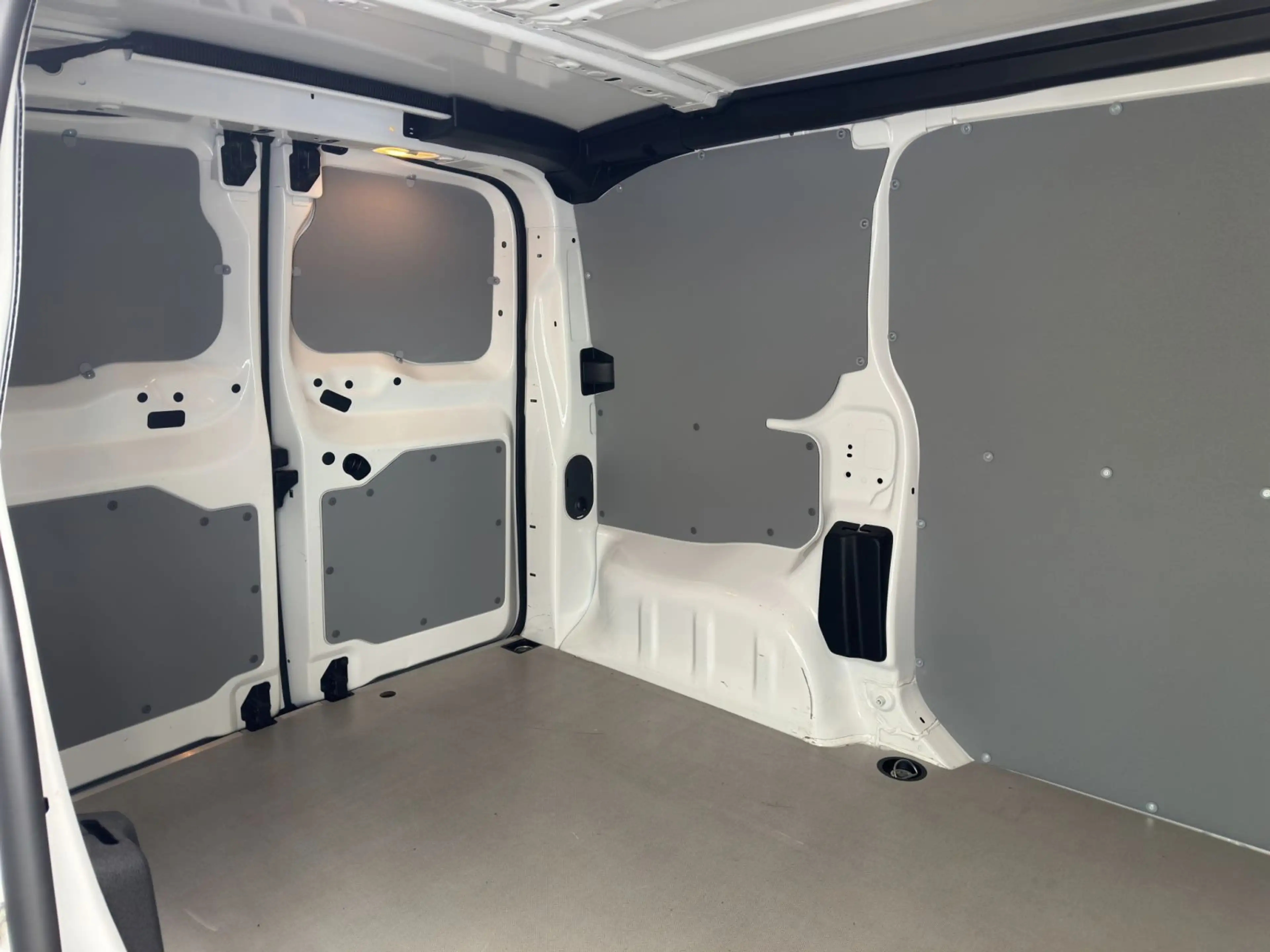 Fiat Scudo E-Scudo E-Scudo Kastenwagen Basis L1 50kWh — photo 9