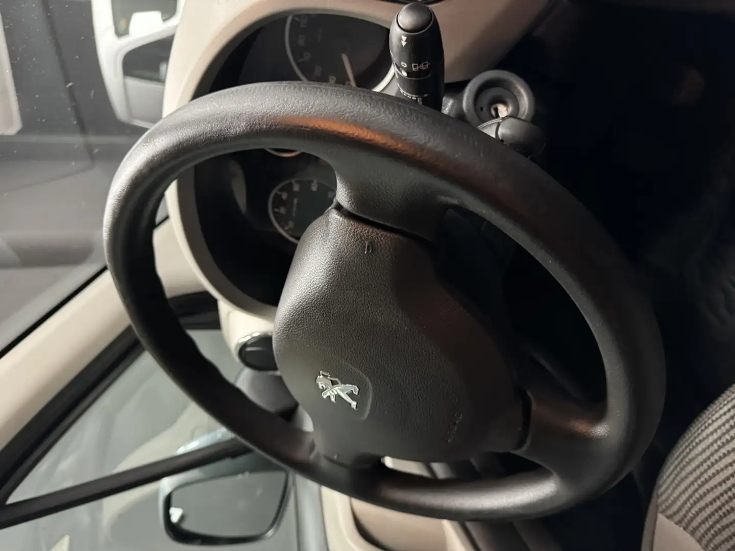 Peugeot Partner Tepee 1.6HDI Outdoor 115 Azul - 1