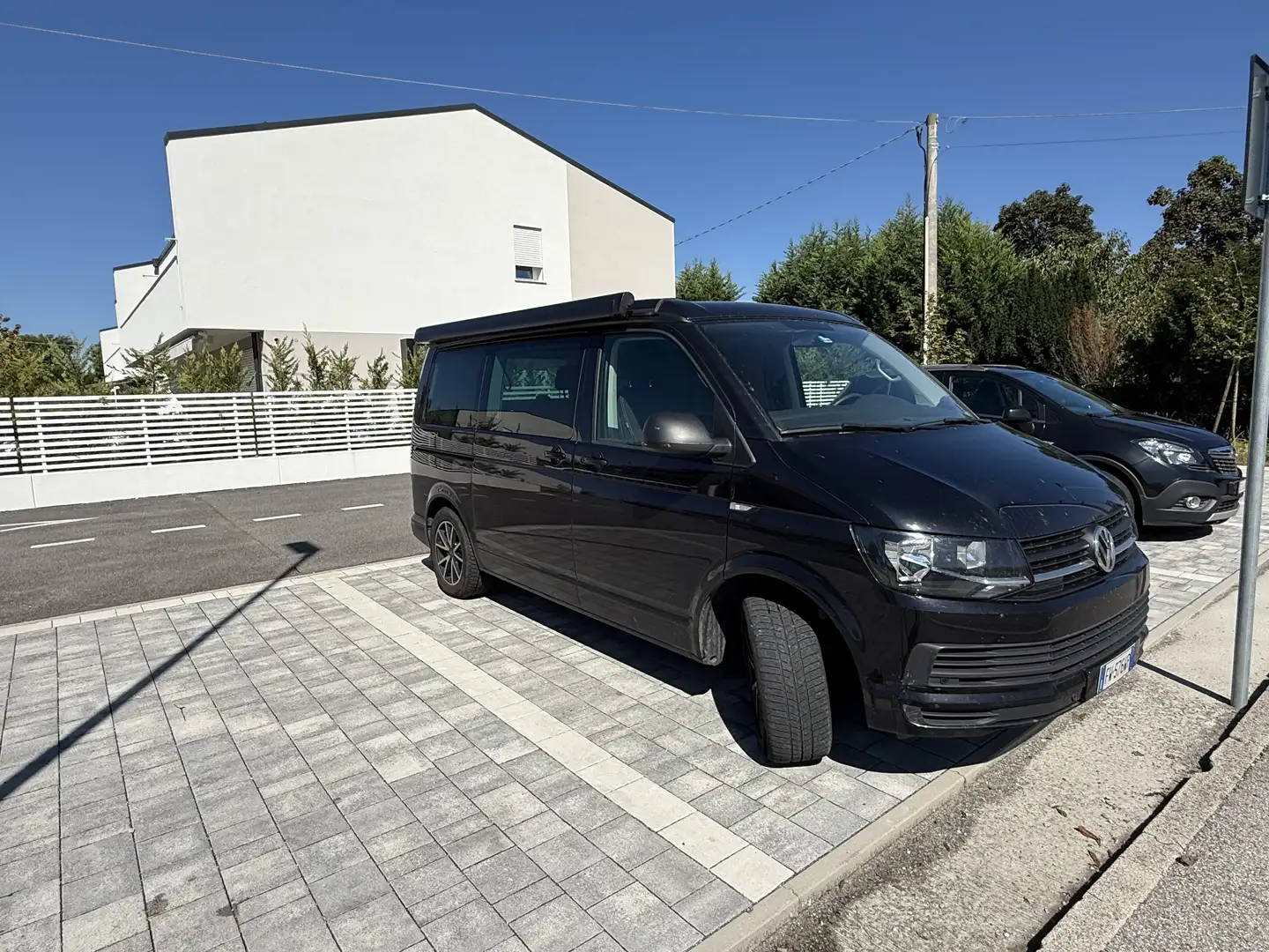 Volkswagen T6 California Beach - 2