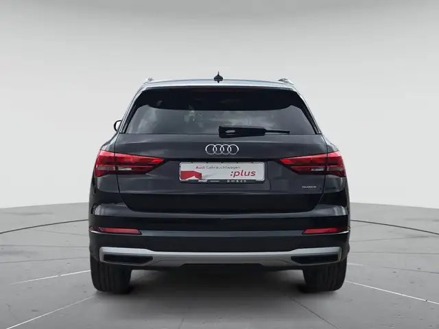 Audi Q3 view 7