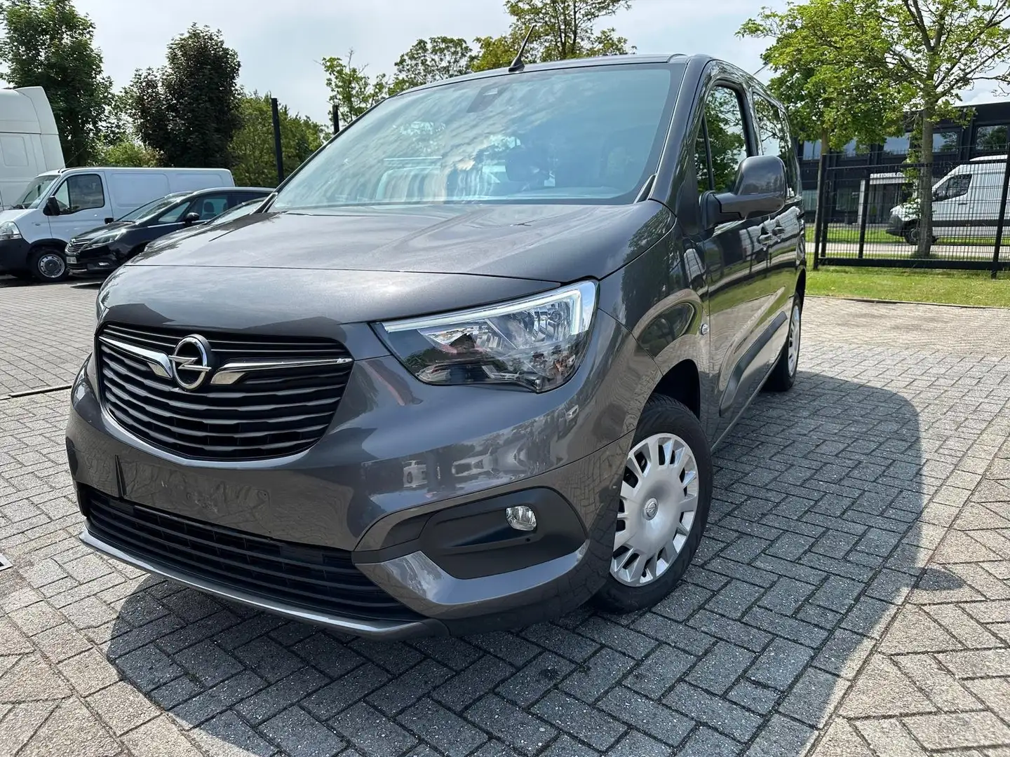 Opel Combo Life 1.2 T L1H1 Edition S/S (EU6.3) Gris - 1