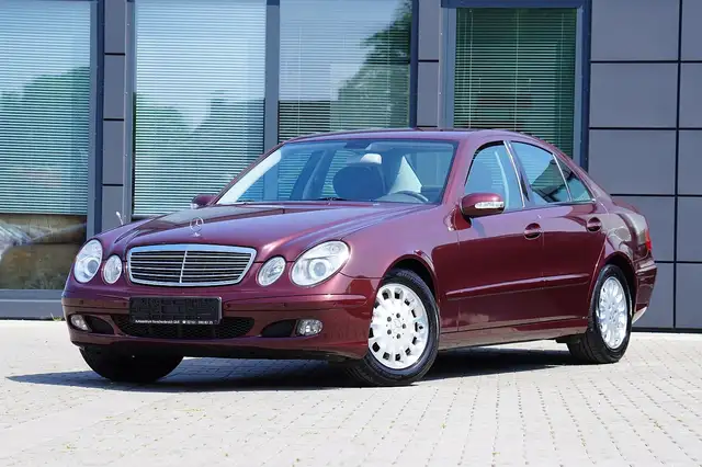 Mercedes-Benz E 350 Limousine *MIT 2 JAHREN GARANTIE*