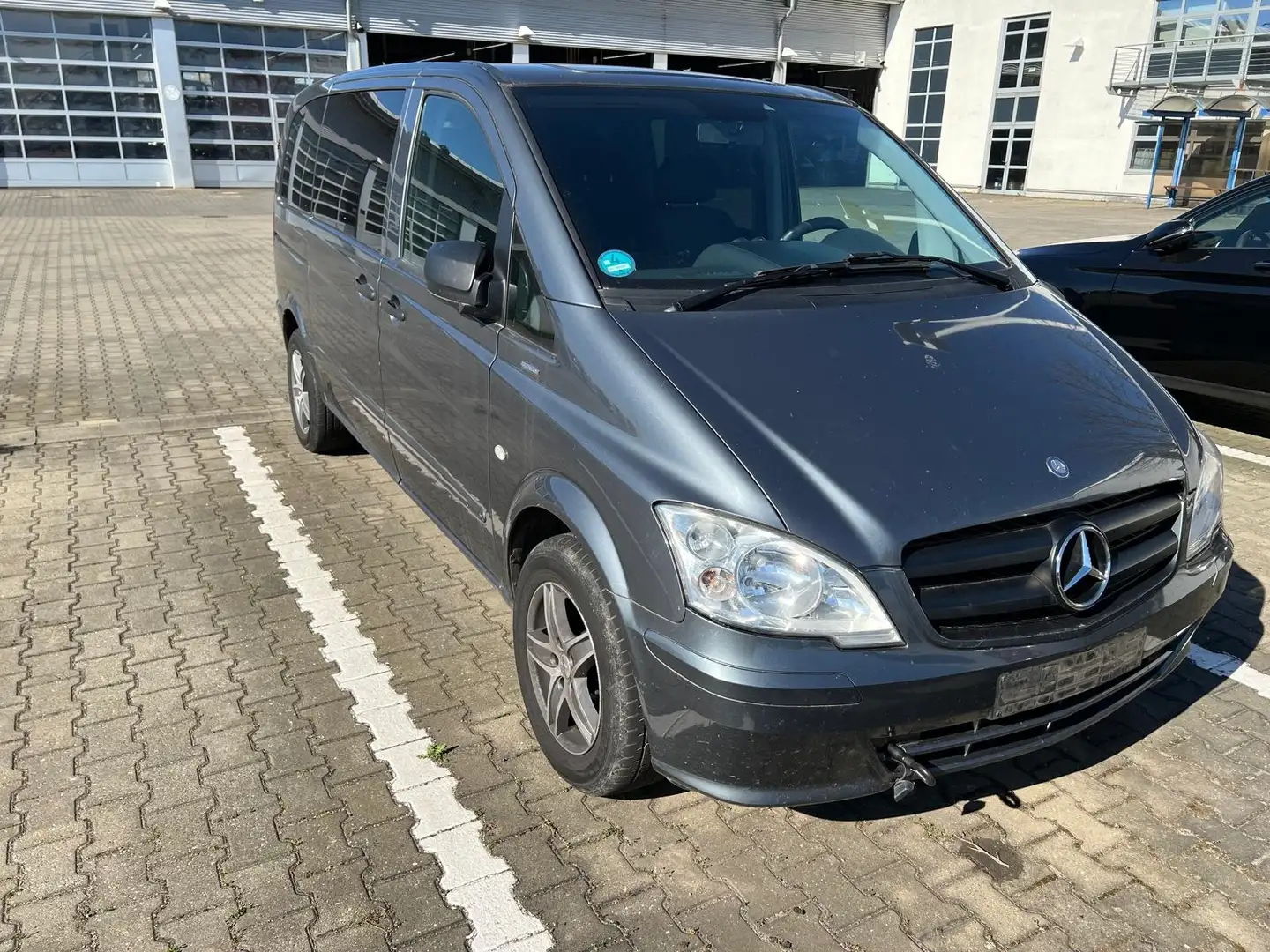 Mercedes-Benz Vito 116 CDI SHUTTLE kompakt*Flügeltüren*AHK* Grau - 1