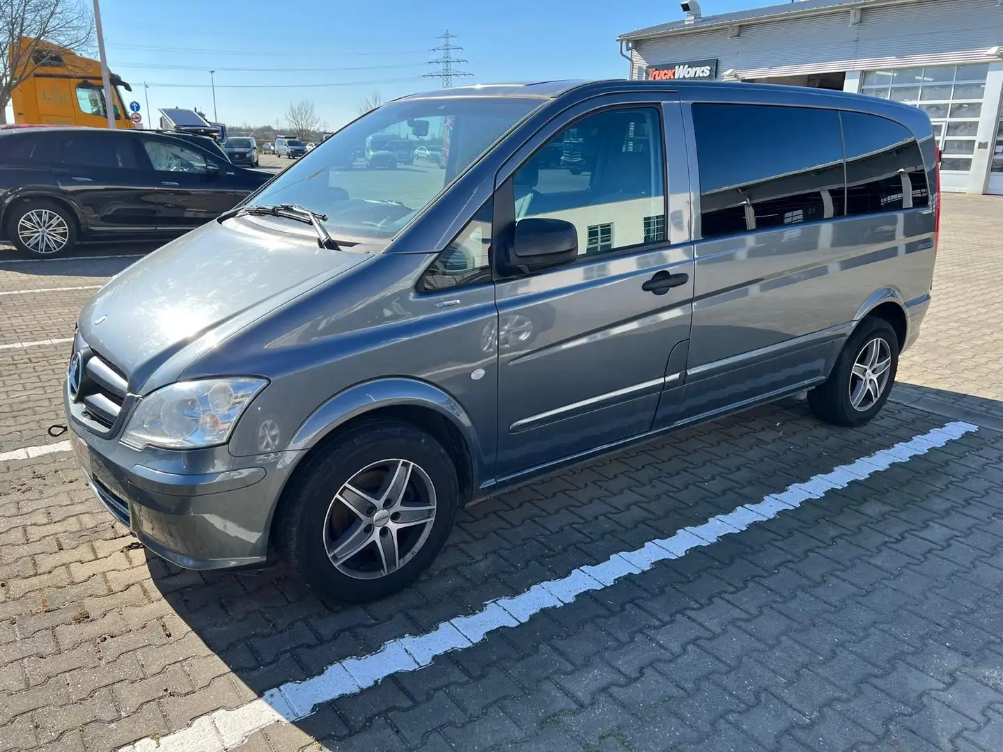 Mercedes-Benz Vito 116 CDI SHUTTLE kompakt*Flügeltüren*AHK* Grau - 2