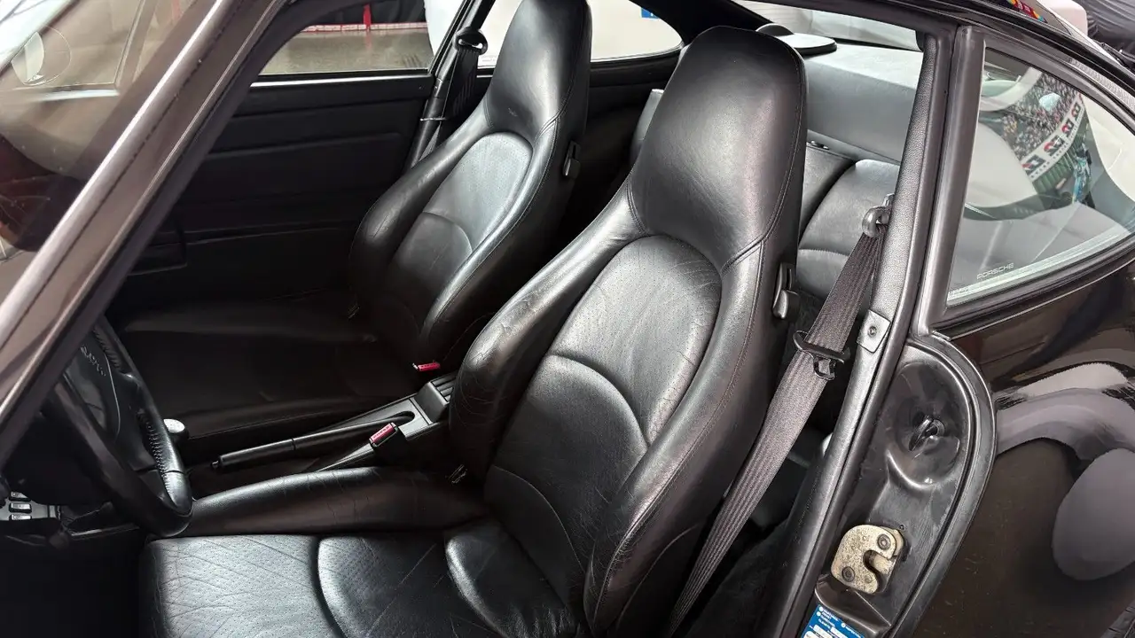 Porsche 993 Carrera 4 Coupé, deutsches Auto, foto 10