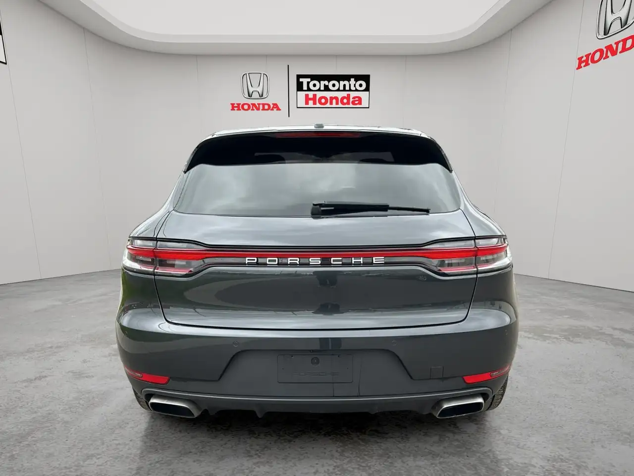 Porsche Macan photo Porsche Macan
