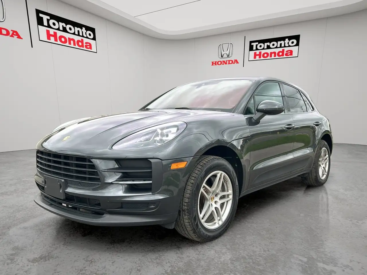 Porsche Macan photo Porsche Macan