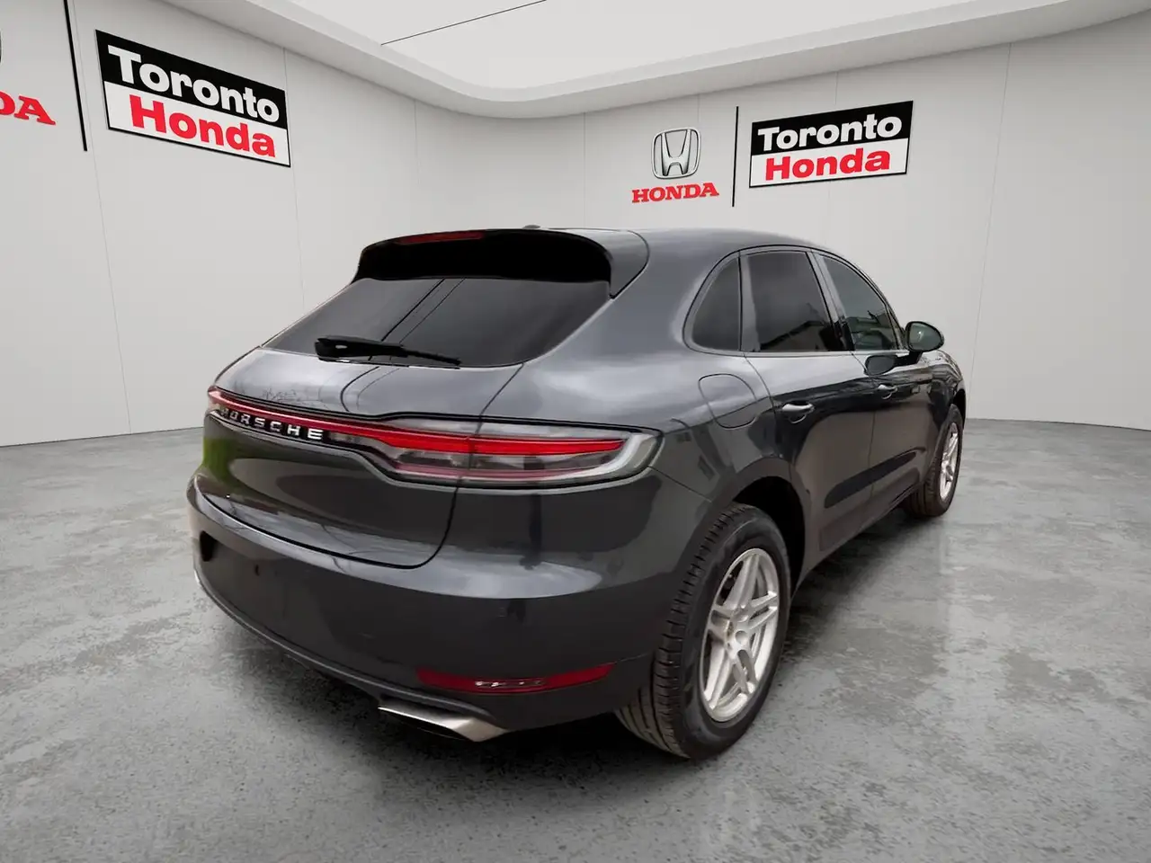 Porsche Macan photo Porsche Macan