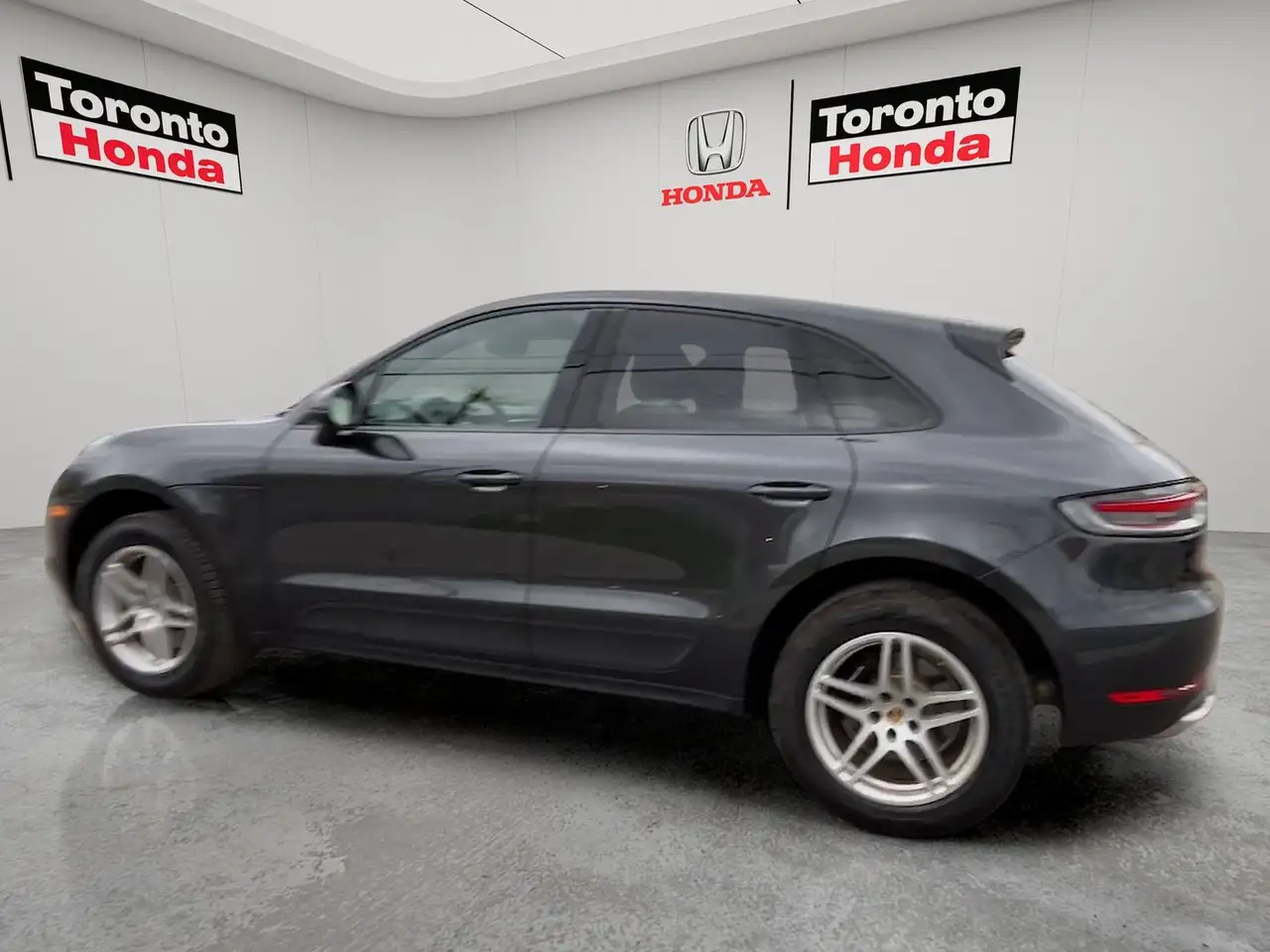 Porsche Macan photo Porsche Macan