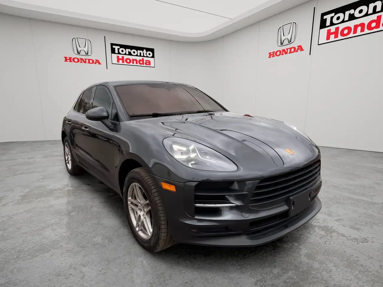 Porsche Macan photo Porsche Macan