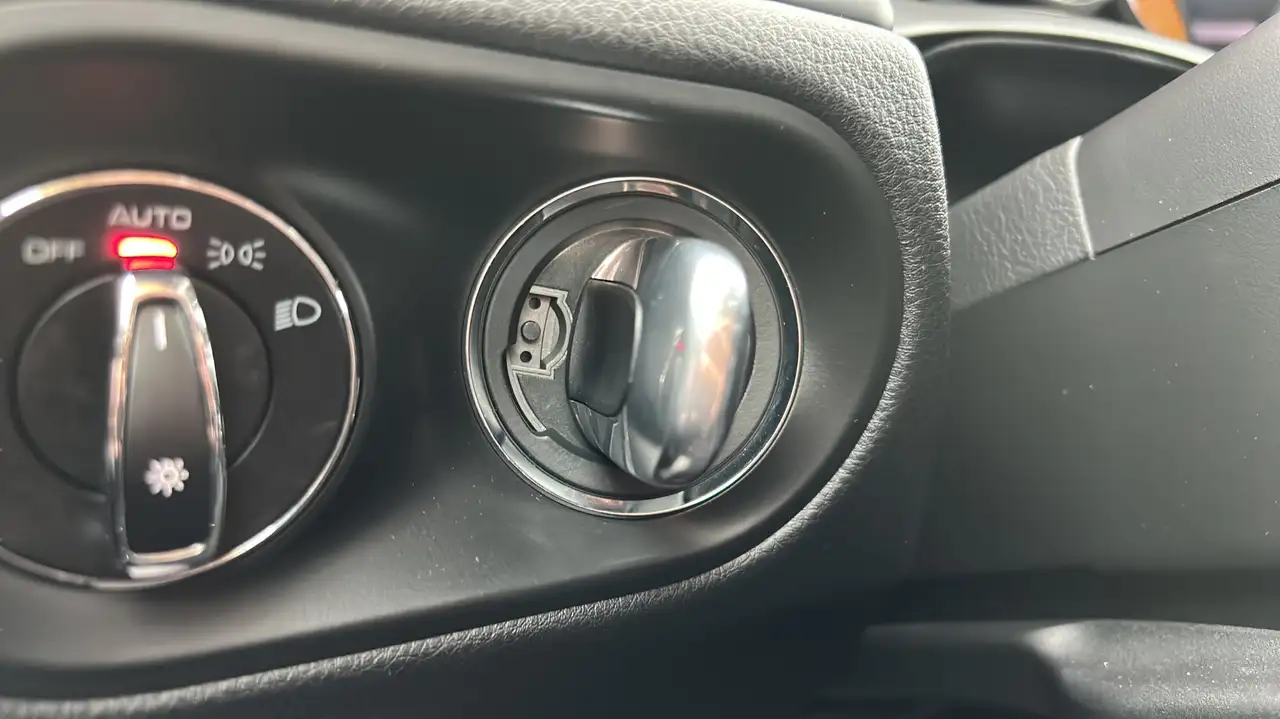 Porsche Macan photo Porsche Macan