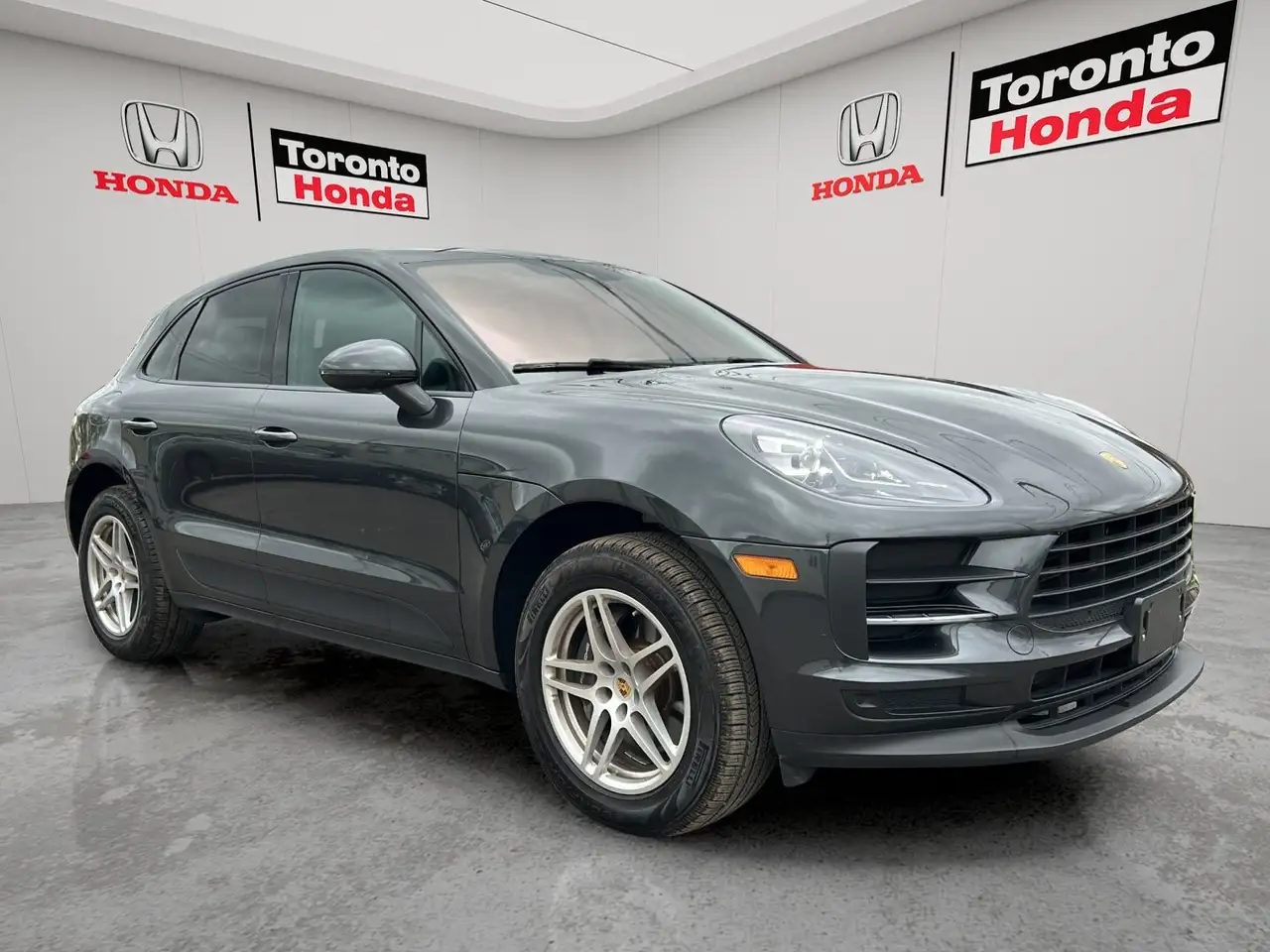 Porsche Macan photo Porsche Macan