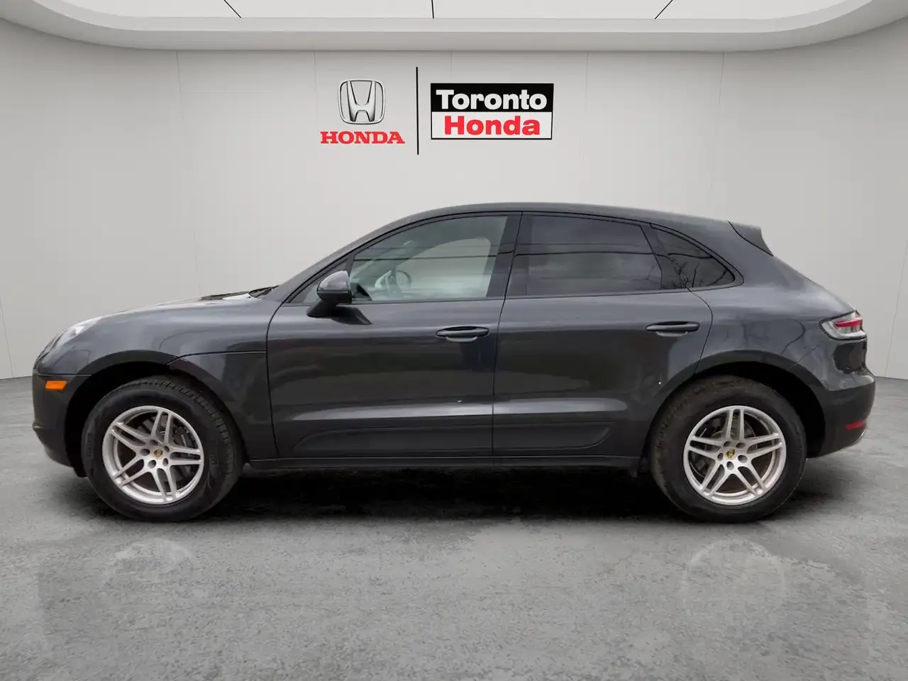 Porsche Macan photo Porsche Macan