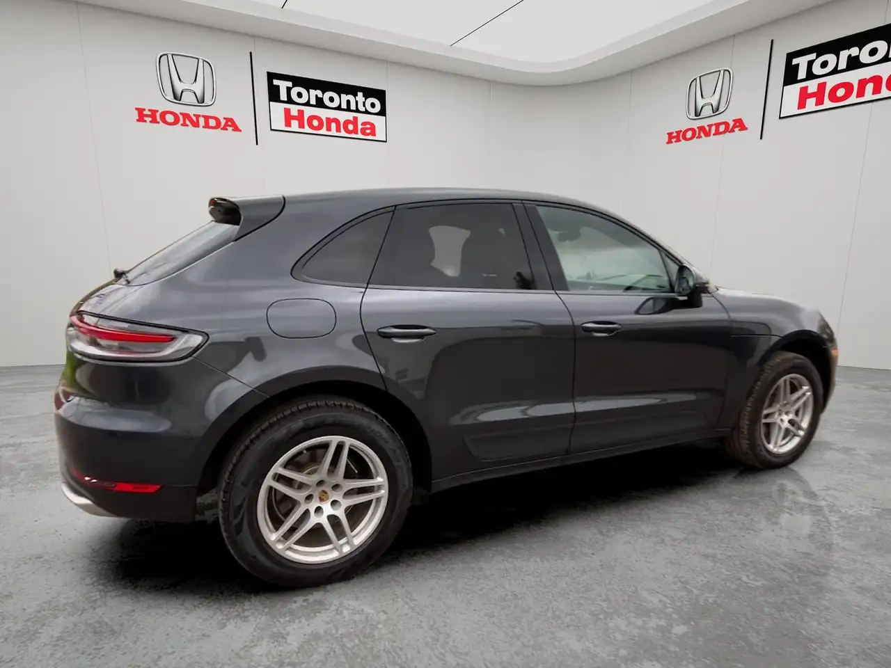 Porsche Macan photo Porsche Macan