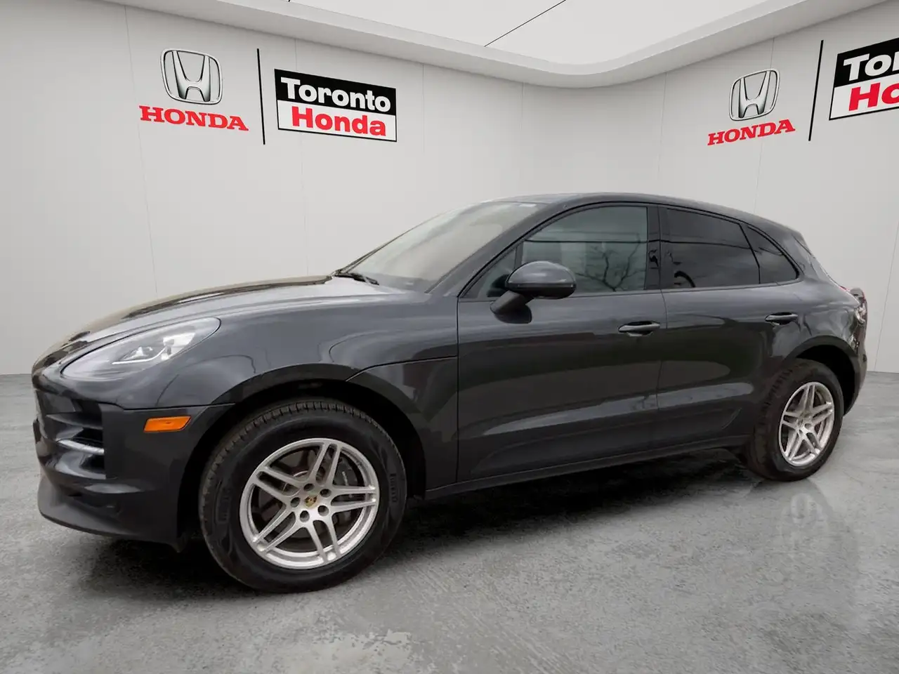 Porsche Macan photo Porsche Macan