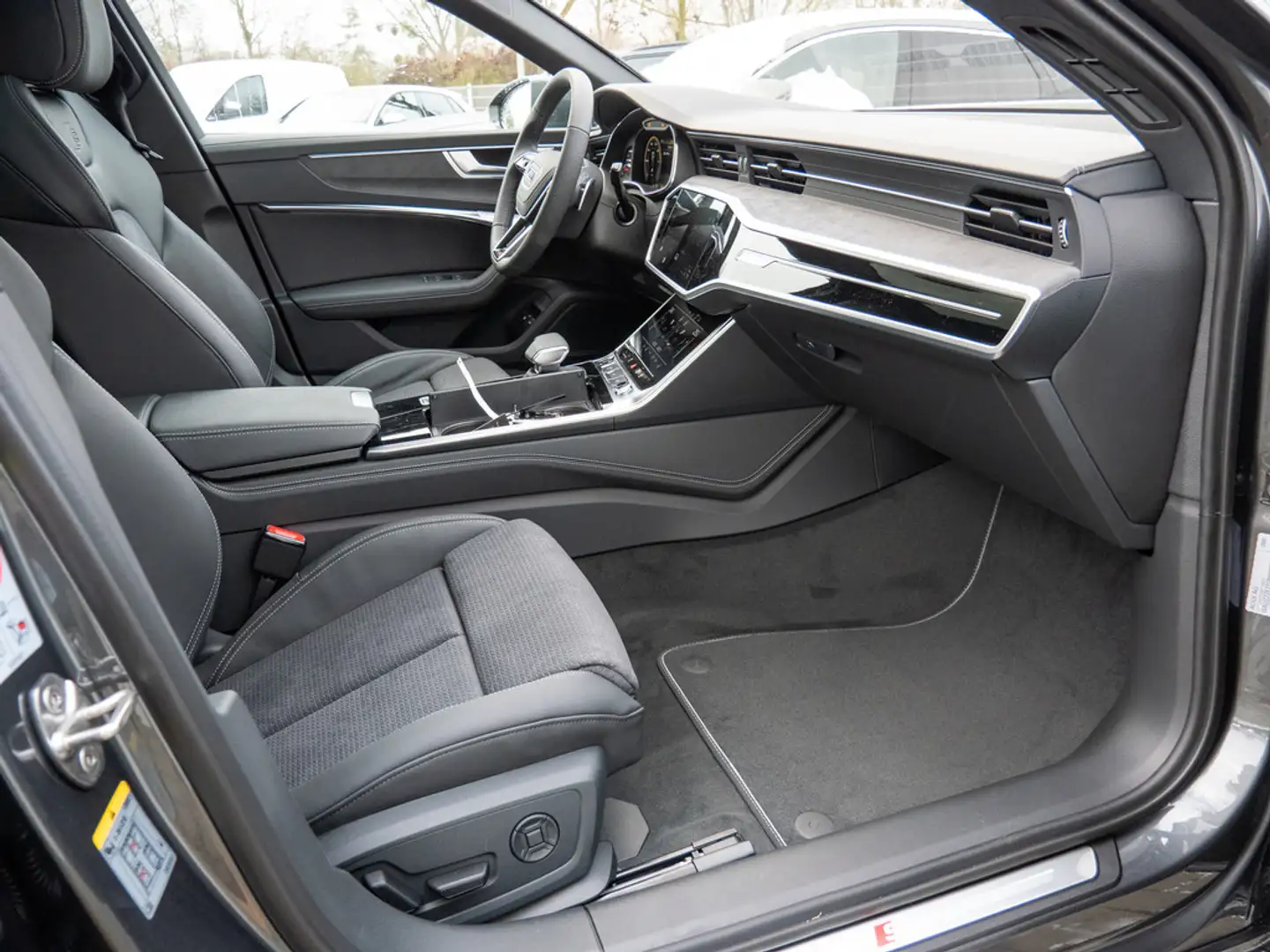 Audi A6 Avant S line 55 TFSI e quattro Grau - 2