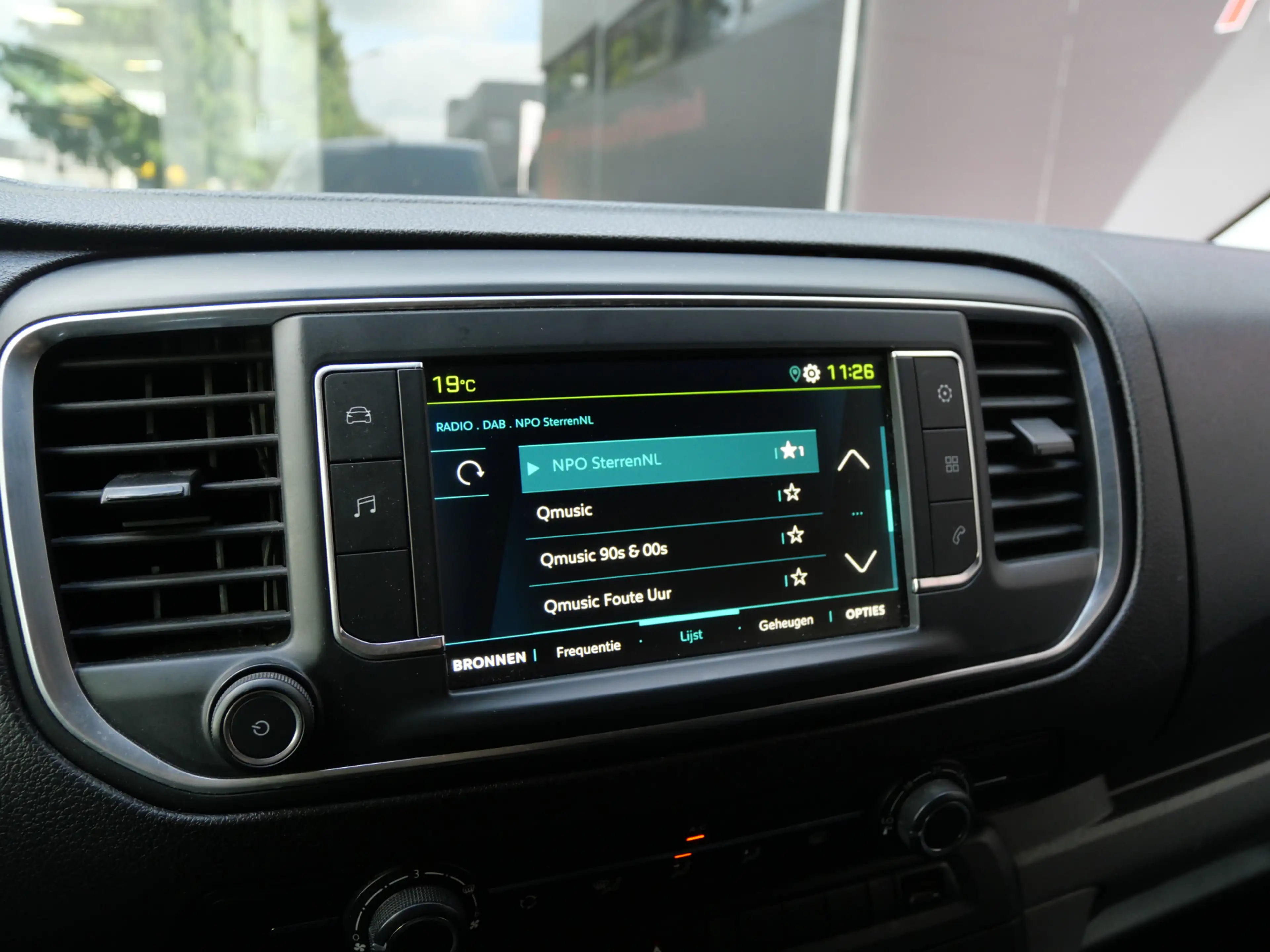 Peugeot e-Expert LONG PREMIUM 75 kWh | L3 | SOH 90% | CARPLAY | CRU — photo 12