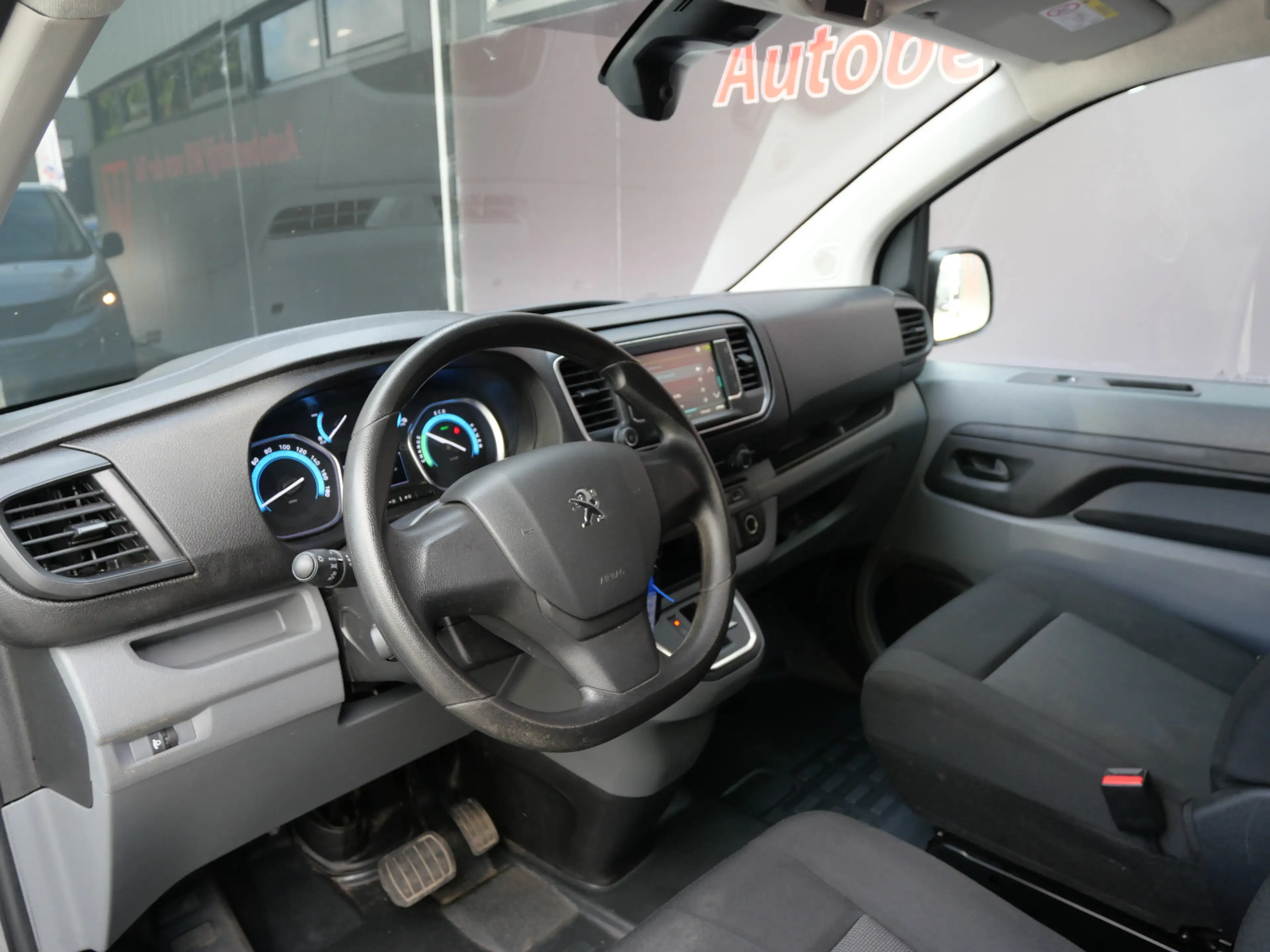 Peugeot e-Expert LONG PREMIUM 75 kWh | L3 | SOH 90% | CARPLAY | CRU — photo 6