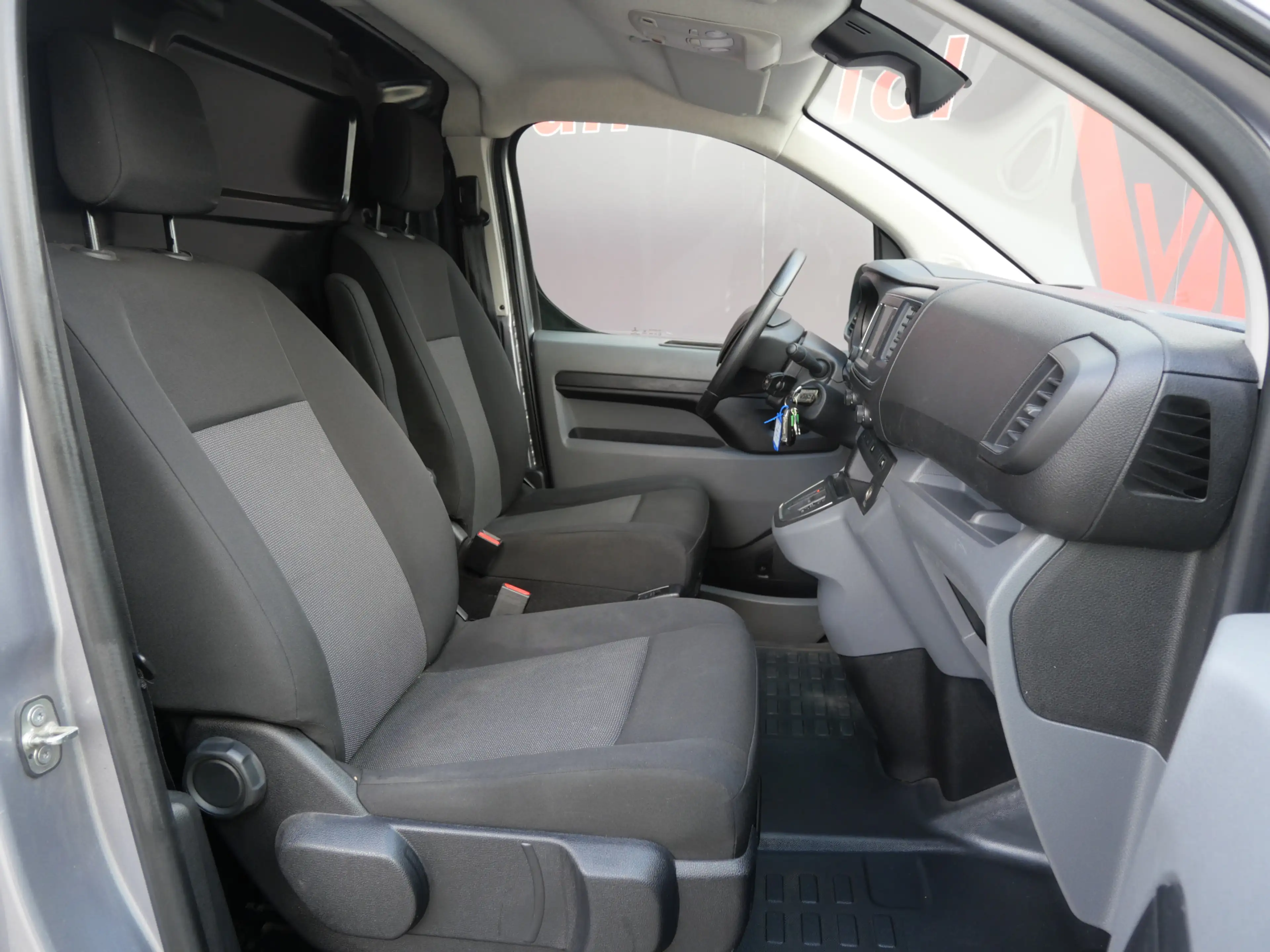 Peugeot e-Expert LONG PREMIUM 75 kWh | L3 | SOH 90% | CARPLAY | CRU — photo 7