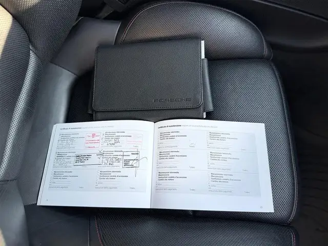 Porsche Macan view 14