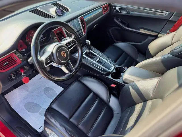Porsche Macan view 6