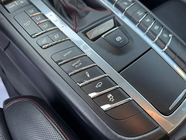 Porsche Macan view 11